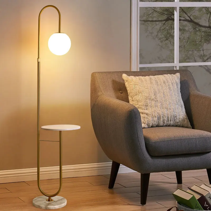 モダンなデザインの自立型LEDランプ,室内装飾ライト,ゴール - Floor Lamp Tripod のレビューと価格