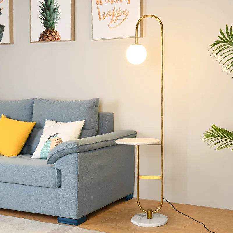 モダンなデザインの自立型LEDランプ,室内装飾ライト,ゴール - Floor Lamp Tripod のレビューと価格