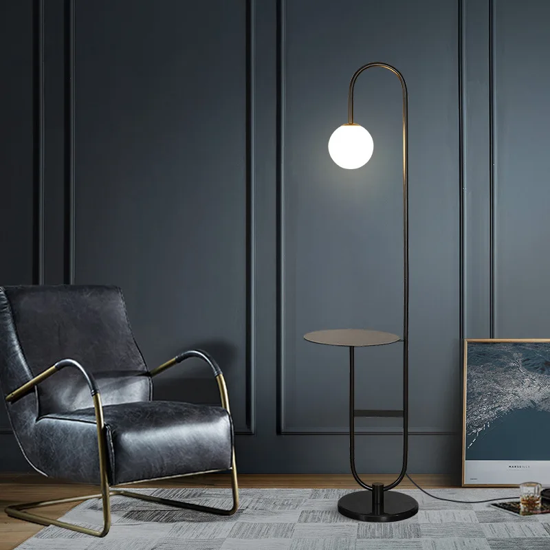 モダンなデザインの自立型LEDランプ,室内装飾ライト,ゴール - Floor Lamp Tripod のレビューと価格