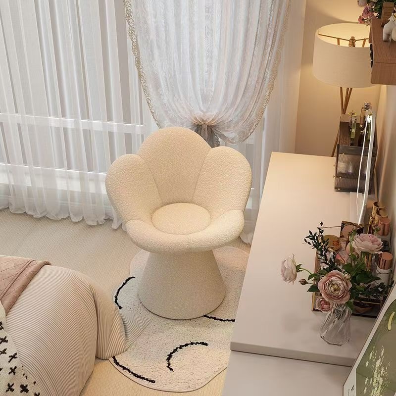 # 回転式メイクアップチェア 寝室用ドレッシングテーブル 新 - Furniture Lighting & Decor Magazine のレビューと価格