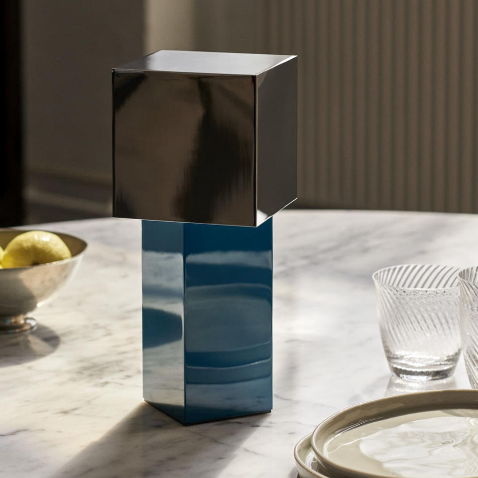 充電式幾何学模様メタルデスクランプ、回転式ランプシェード、タ - Geometric Lamp Shade のレビューと価格