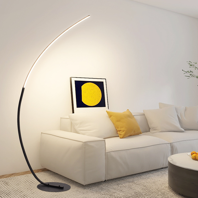 北欧 LED コーナーライトフロアランプ黒、白 C APP  - Floor Lamp Tripod のレビューと価格