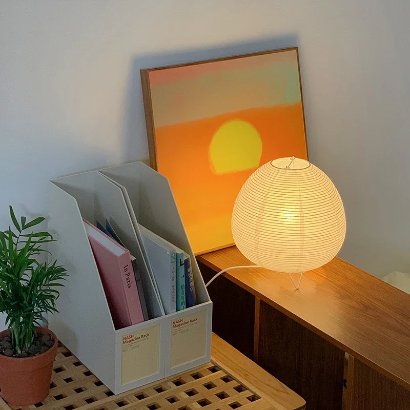 日本のライスペーパーLEDテーブルランプ,三脚付きフロアラン - Floor Lamp Tripod のレビューと価格